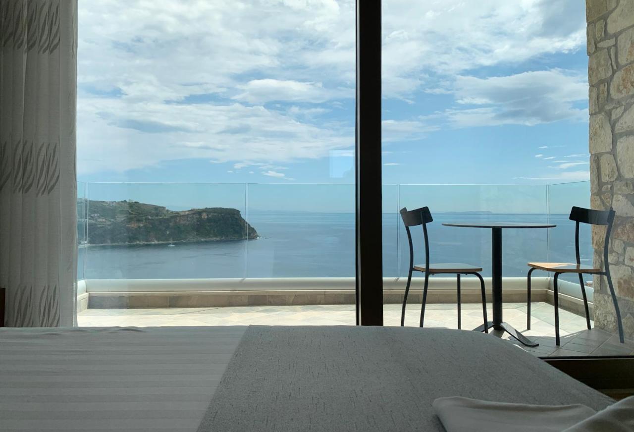 Hotel 8 *