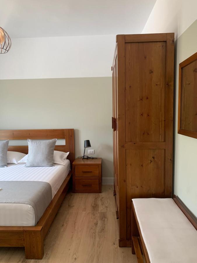 Hotel 8