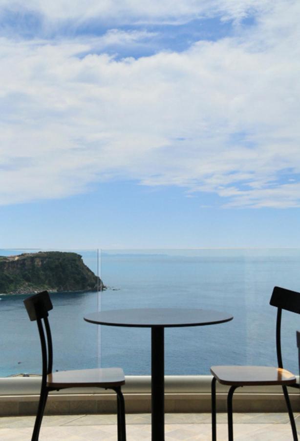 8 * Himare